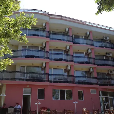Hotel Family Diana Carevo