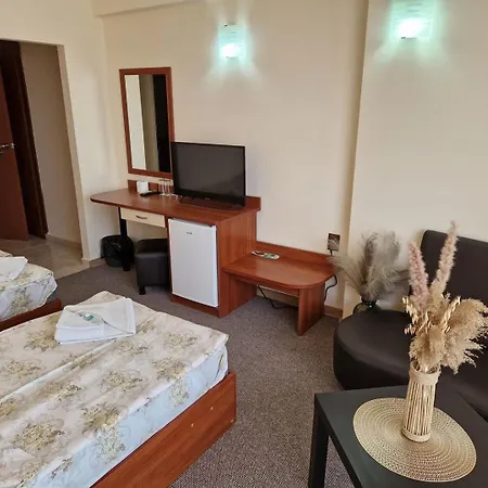 Hotel Family Diana Carevo